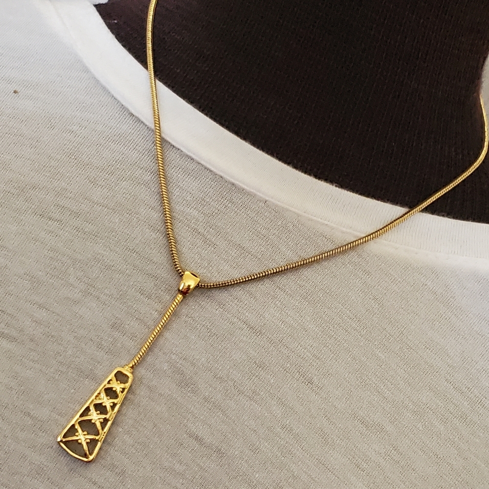 Goldtone serpentine Y-necklace look pendant